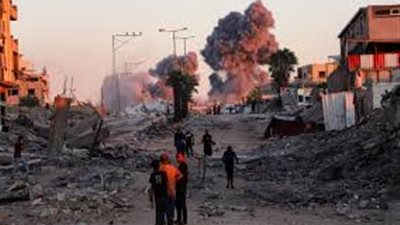 قصف مدفعي إسرائيلي وإطلاق نار كثيف من طائرات مروحية شرقي خان يونس