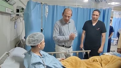 نائب وزير الصحة يتفقد مستشفى بني سويف التخصصي ويوجه بصرف مكافأة أسبوعين للعاملين