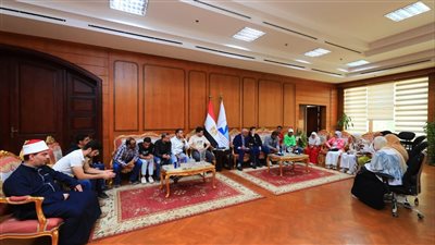 رئيس جامعة كفر الشيخ يجتمع بالطلاب من ذوي الهمم عقب فعاليات مبادرة 