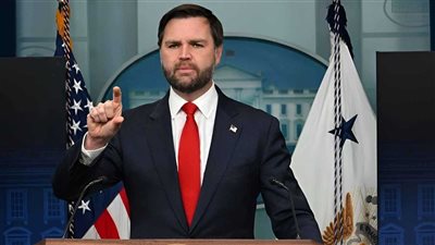 فانس يحذر من 