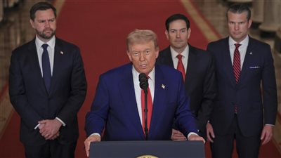 كبار مسؤولي إدارة ترامب ينقلون منازلهم إلى القواعد العسكرية