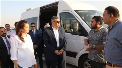 محافظ الجيزة يتابع أعمال التجميل والإنارة بطريق مصر إسكندرية الصحراوي