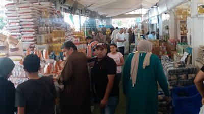 أسعار مخفضة بالمعرض الدائم للسلع الغذائية بشارع قناة السويس بالمنصورة