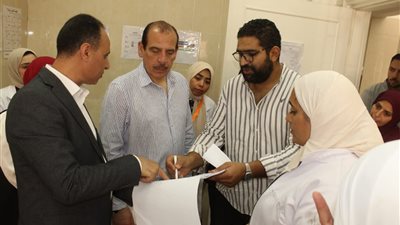 نائب وزير الصحة يرصد ملاحظات في منشآت طبية ببني سويف ويحدد مهلة لتلافيها