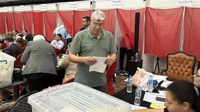أحمد شوبير يدلي بصوته في انتخابات النادي الأهلي (صور)