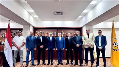 محافظ الإسماعيلية يلتقى أعضاء لجنة إنقاذ الدراويش في جلسة ودية 