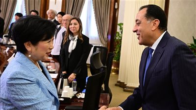 رئيس الوزراء يلتقي محافظ طوكيو ويشيد بالدعم المقدم لتشييد المتحف الكبير