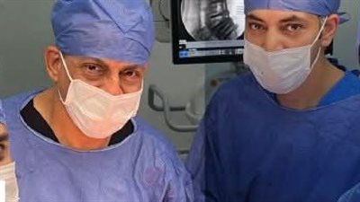الصحة: نجاح جراحة دقيقة لاستبدال مفصل ركبة كامل لمسن عمره 80 عاما بمستشفى العجوزة