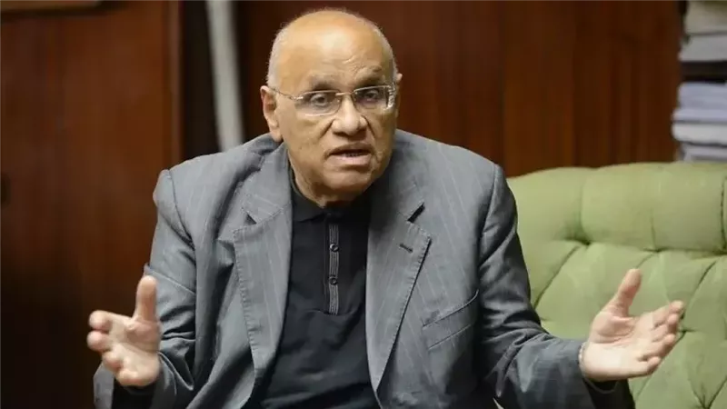 الكاتب والروائي يوسف