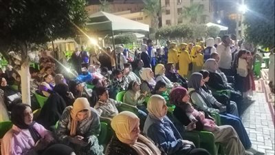 إقبالًا واسعًا من المواطنين بالقليوبية علي الشاشات لمشاهدة افتتاح المتحف المصري 