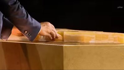 السيسي يضع آخر قطعة أثرية كنموذج مصغر بالمتحف المصري الكبير