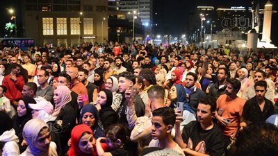 بالأعلام والأزياء الفرعونية، مصريون بحتفلون بافتتاح المتحف الكبير في ميادين القاهرة (فيديو وصور)