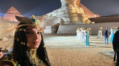 سلمى أبو ضيف تنشر صورة من كواليس مشاركتها في احتفالية المتحف المصري الكبير
