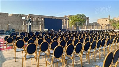 شاشات عملاقة في الأقصر لنقل حفل افتتاح المتحف المصري الكبير (بث مباشر)