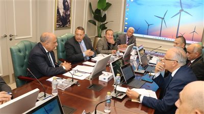 وزير الكهرباء: الدولة تولي اهتماما كبيرا بالمحطات المائية لتوليد الكهرباء