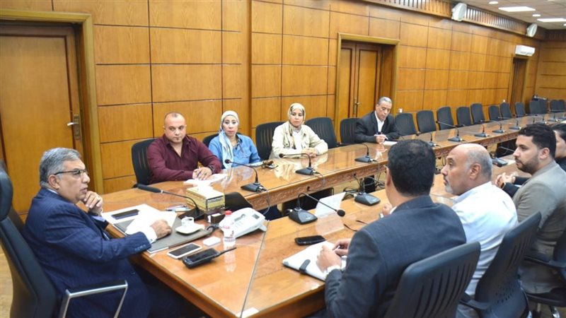 مناقشة تطوير قصر