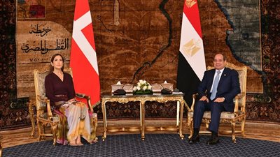 تعزيز التعاون التجاري وإعادة إعمار غزة يتصدران لقاء السيسي وملكة الدنمارك (صور)