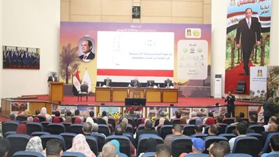 محافظ الوادي الجديد يشهد الندوة التثقيفية 