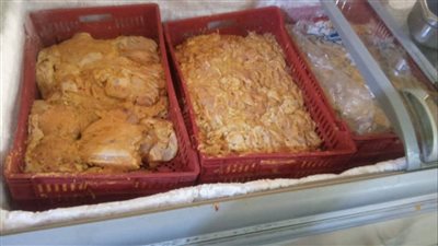 ضبط مطعم بالخانكة يستخدم دواجن وزيت وكاتشب مجهول المصدر