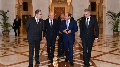 رسائل السيسي لـ رؤساء وزراء تجمع البنلوكس: نتطلع إلى تعزيز الاستثمارات في مجالات الطاقة الجديدة.. ونستضيف 9.5 مليون أجنبي دون وجود معسكرات لـ اللاجئين