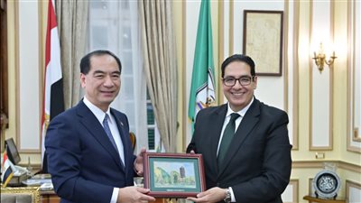 رئيس جامعة القاهرة يستقبل رئيس جامعة بكين لبحث تعزيز التعاون المشترك