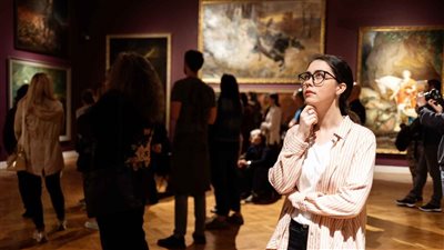 تفسير حلم دخول المتحف وعلاقته بالنجاح في الحياة العملية 