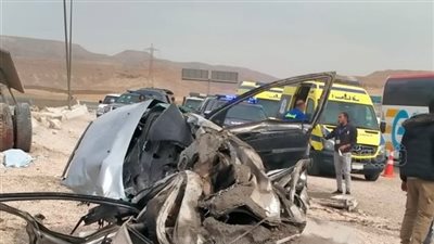 الصور الأولى لتصادم تريلا بعدد من السيارات قبل نفق الأوتوستراد 