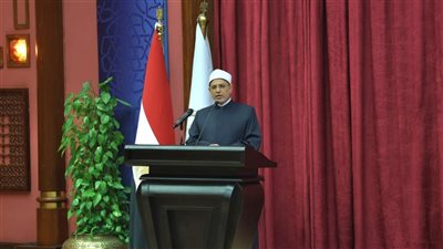 رئيس جامعة الأزهر لـ الوافدين: العلم رسالة سامية تبني الأمم 