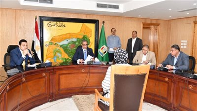 محافظ الفيوم يشكل لجنة لفحص تظلمات المتضررين من مسابقة قيادات التعليم