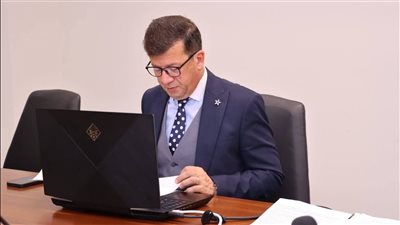 سكرتير دمياط يشارك في جلسة حوارية بمؤتمر التنمية الاقتصادية بالدوحة 