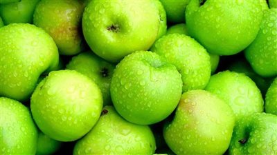 التفاح الأخضر لتنقية الدم وتوازن مستوى السكر في الجسم