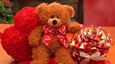 باقة الورد 24 ألف جنيه والعطر بـ 13 ألفا، أبرز أغلى هدايا 