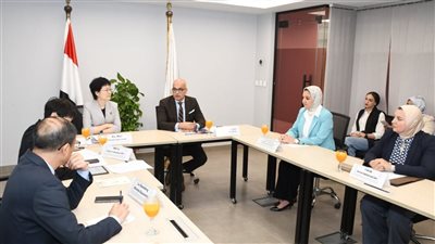 رئيس جامعة عين شمس يستقبل وفد جامعة بكين الأولى في مجال الاتصالات والحاسبات