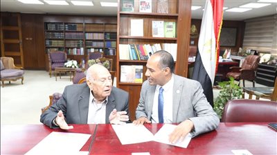 هيئة الكتاب تتعاقد مع الدكتور عبد الحكيم راضي لإصدار مؤلفاته