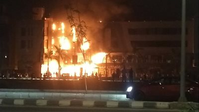  استمر ساعتين، تفاصيل نشوب حريق هائل بمول شهير بالعبور 