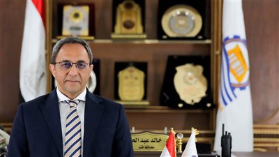 محافظ قنا يتفقد سير جولة الإعادة بانتخابات مجلس النواب 