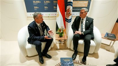 البترول توقع مذكرة نوايا مع إكسون موبيل للبحث عن الغاز بمنطقة غرب حقل ظهر 