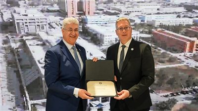 وزير البترول يكرم شركات إنبي وبتروجت وصان مصر على هامش معرض أديبك 2025