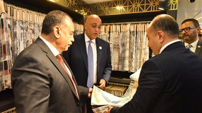 محافظ أسيوط ورئيس جهاز تنمية المشروعات يتفقدان المنطقة الصناعية