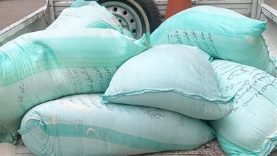تموين الفيوم تتحفظ على 19 طن دقيق مدعم قبل تهريبها للسوق السوداء 
