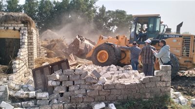  إزالة 13 حالة تعد بالبناء المخالف في الشرقية 