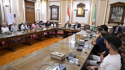 بعد تدخل رئيس الجامعة، ننشر جدول إعادة امتحانات طلاب تجارة القاهرة 