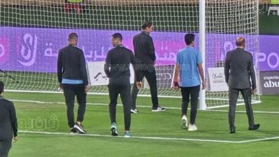 جولة لطاقم حكام مباراة الزمالك وبيراميدز بملعب آل نهيان (صور)