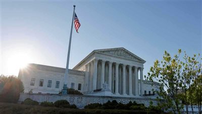 المحكمة العليا الأمريكية تنتصر لـ ترامب وتؤيد حظر إصدار جوازات سفر 