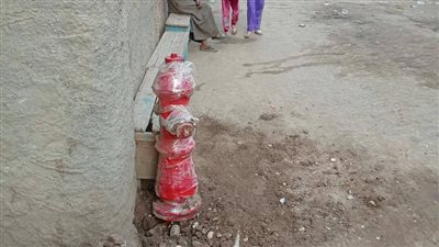 تركيب أبواش الحرائق بشوارع وقرى محافظة أسيوط 