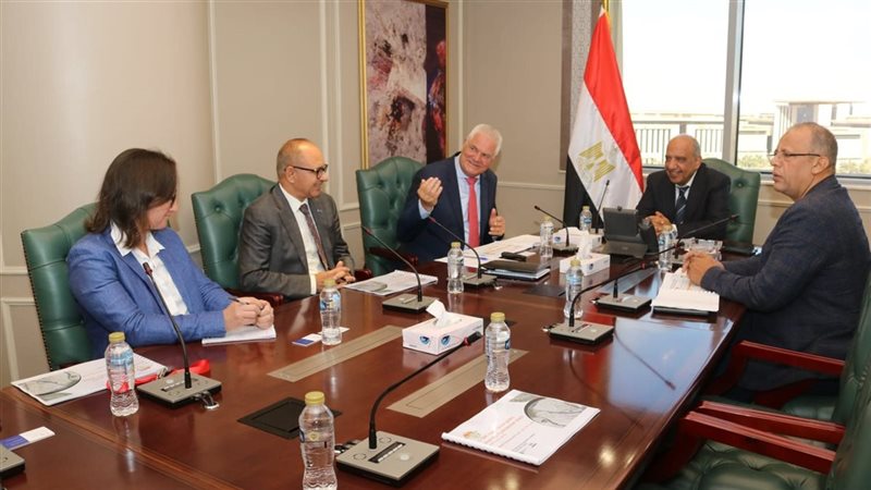 اجتماع وزير الكهرباء
