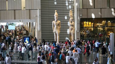 أخبار مصر: قرار جديد من المتحف المصري بعد حشود الزائرين، ماذا قال عمدة نيويورك عن مصر، تطورات حالة إسماعيل الليثي الصحية