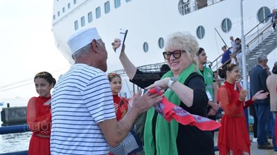 بأنغام السمسمية، بورسعيد تستقبل 2700 سائح أجنبي على متن السفينة MSC Armonia (صور)