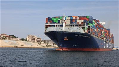 أسامة ربيع: CMA CGM BENJAMIN FRANKLIN أكبر سفينة حاويات تعبر قناة السويس منذ عامين