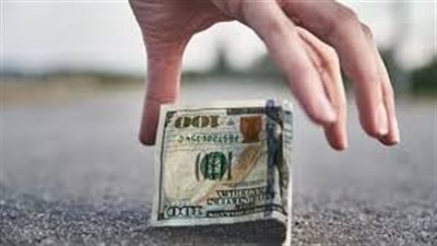 تفسير حلم العثور على فلوس في المنام وعلاقته بتحسن الأحوال المادية